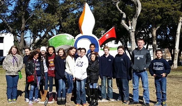 Liberty students tour art museum for inspiration