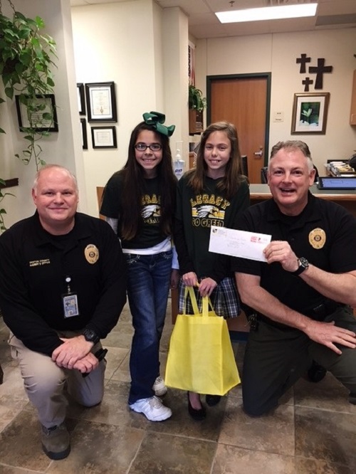 Sheriff surprises student who sends letter