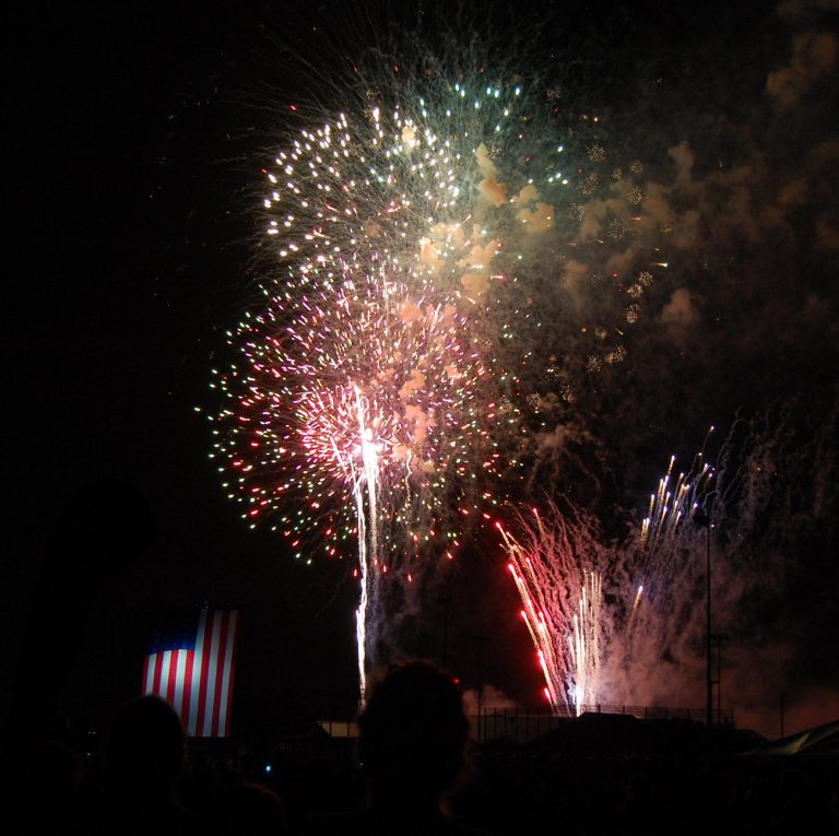 Free Friday night fireworks return to Lake Grapevine