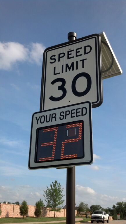 Lantana approves more radar speed signs