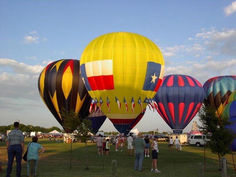 Lions light up sky with balloon fest