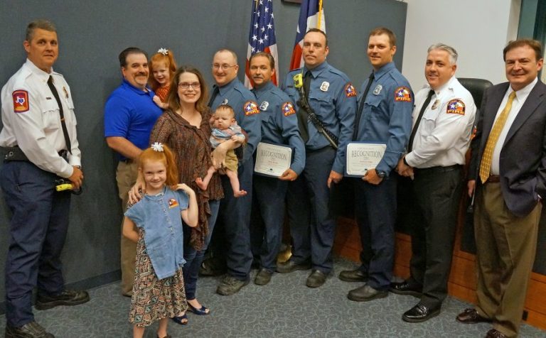 Flower Mound firefighters receive award for baby delivery