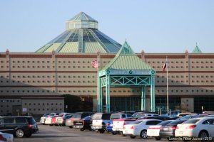 Vista Ridge Mall south entrance (by Steve Southwell)