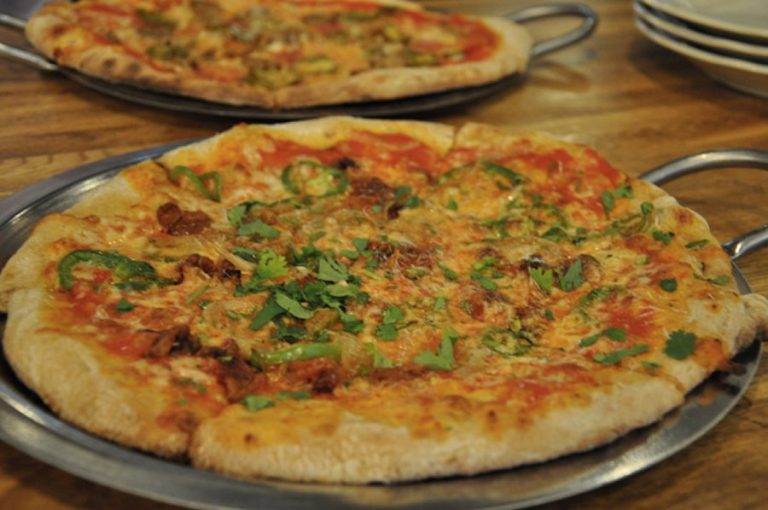Foodie Friday: Lots to experience at Earl’s 377 Pizza