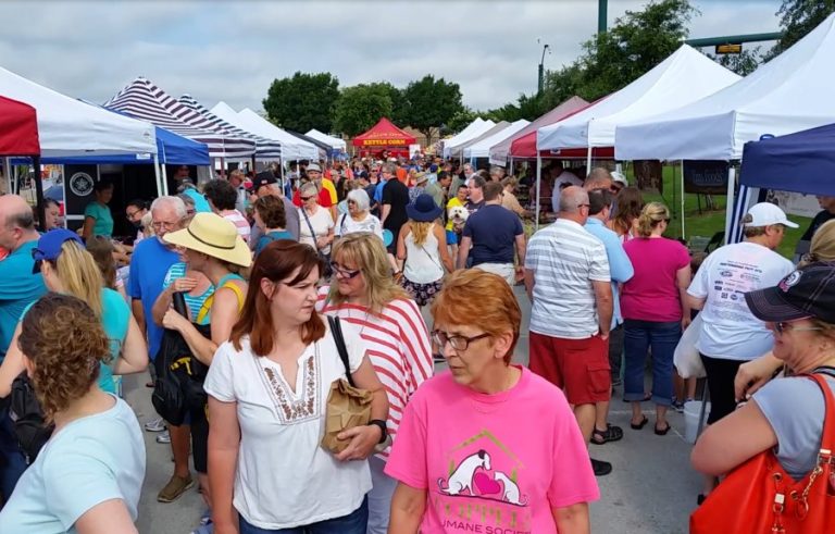 VIDEO: Farmers market kicks off to crowds