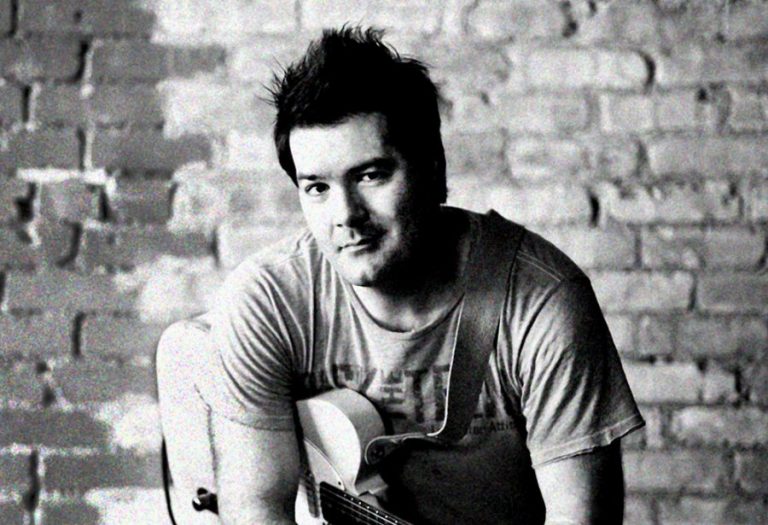 Jon Christopher Davis performs at Lakeside on Friday