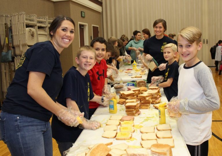 Flower Mound kids make sandwiches for homeless