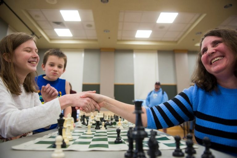 Chess champ takes on all challengers