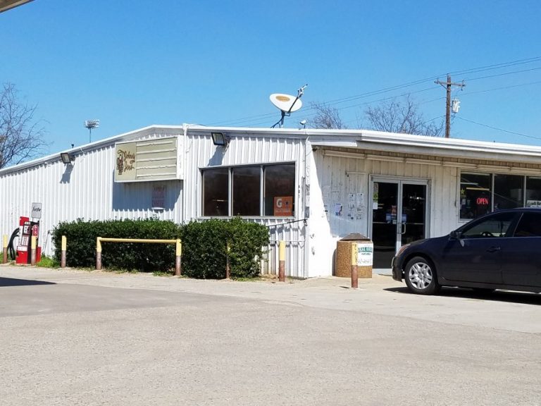 Police seek suspect in attempted robbery