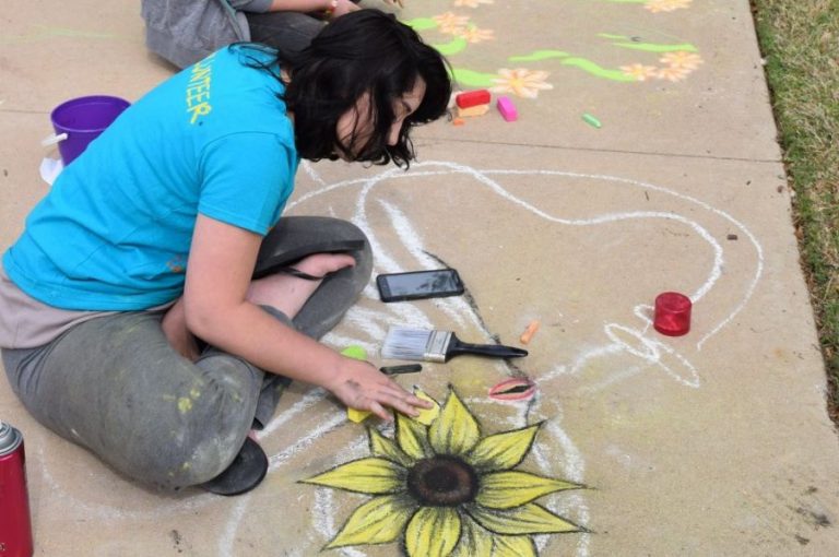 Chalk up fun at ColorPalooza