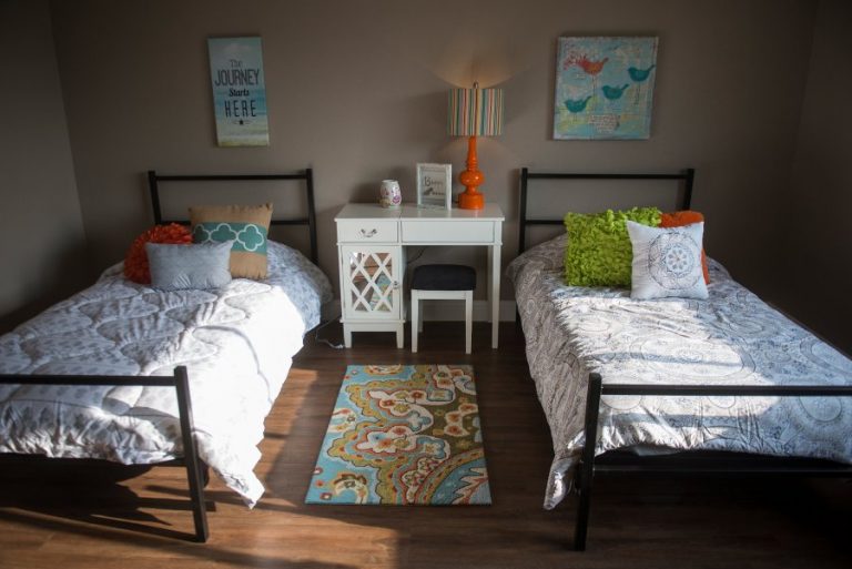 Shelter opens in Lewisville for homeless teens