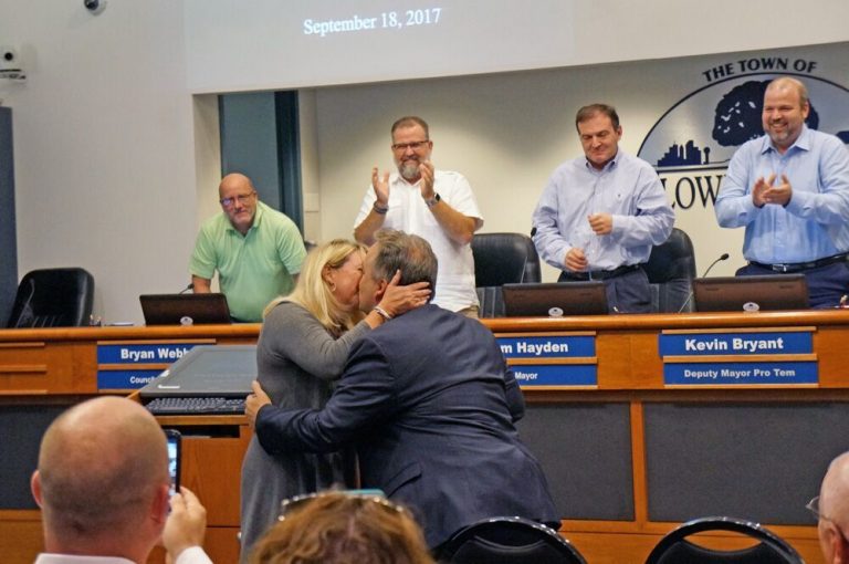 Town manager proposes to girlfriend at Town Council meeting