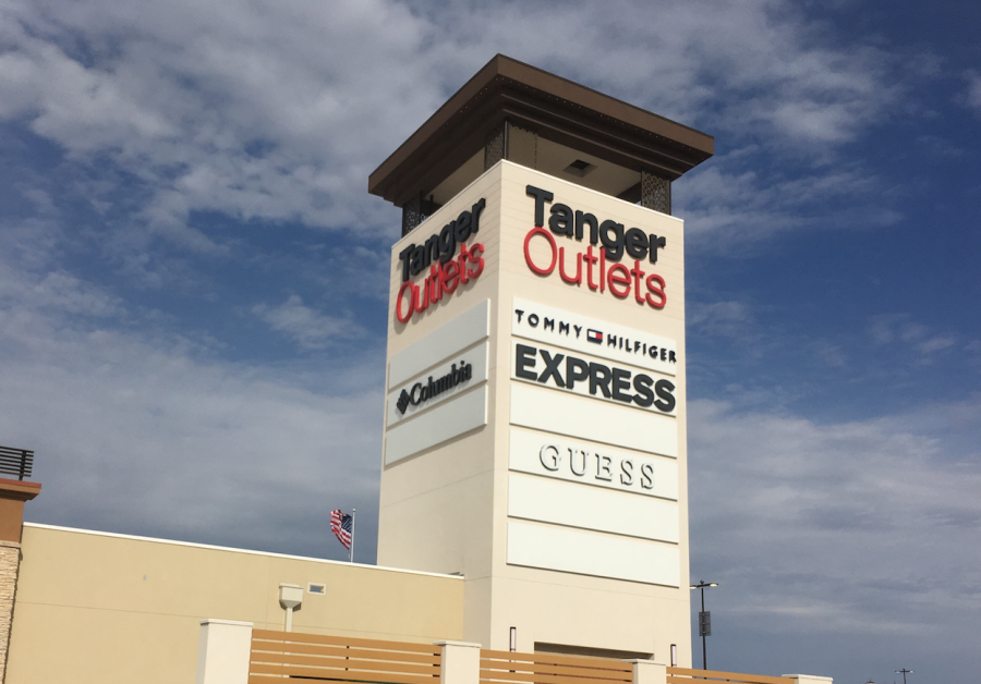 Tanger Outlets cuts the ribbon at Fort Worth grand opening Cross
