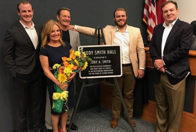 Flower Mound honors former mayor
