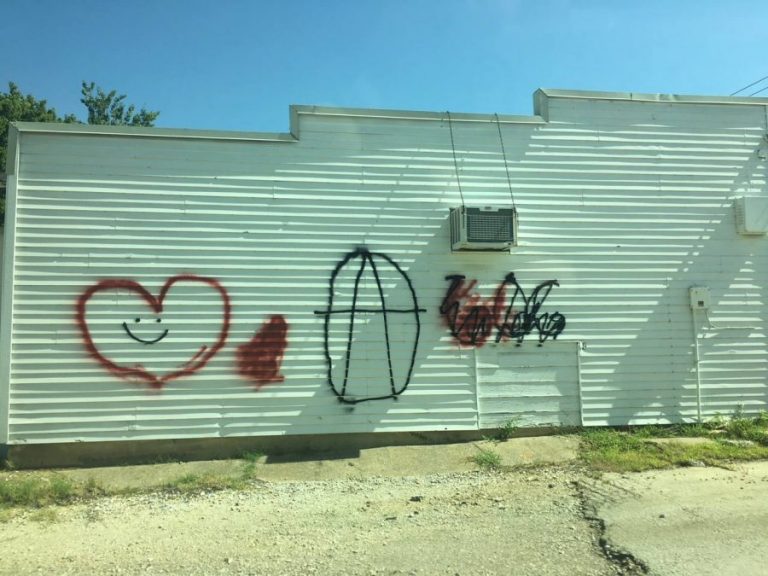 Old Bartonville Store tagged with ‘free art’