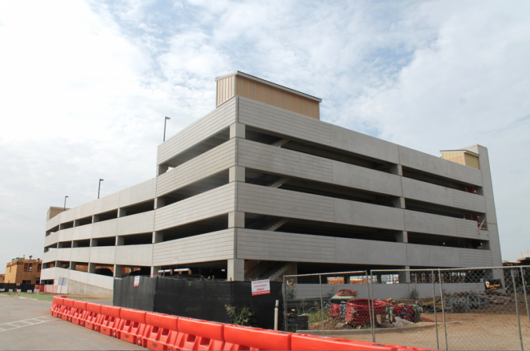 Parking garage open for peak hours in downtown Roanoke