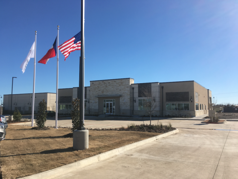 Northlake closes town hall