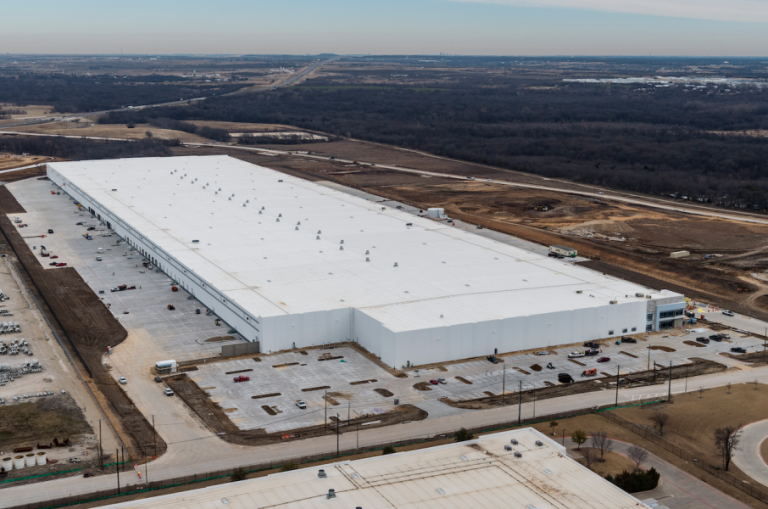 New distribution center in Northlake to create 300 jobs