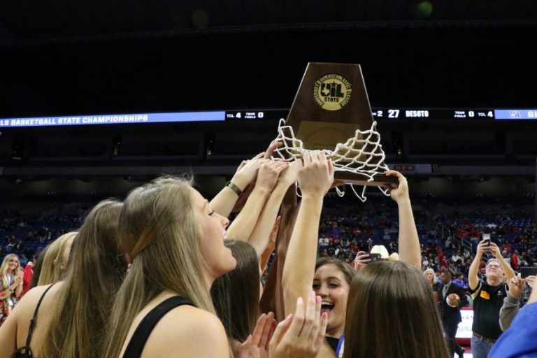 Argyle Lady Eagles claim fifth straight state basketball title