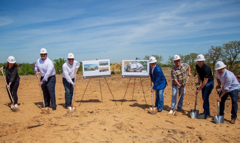 Lantana breaks ground on community center