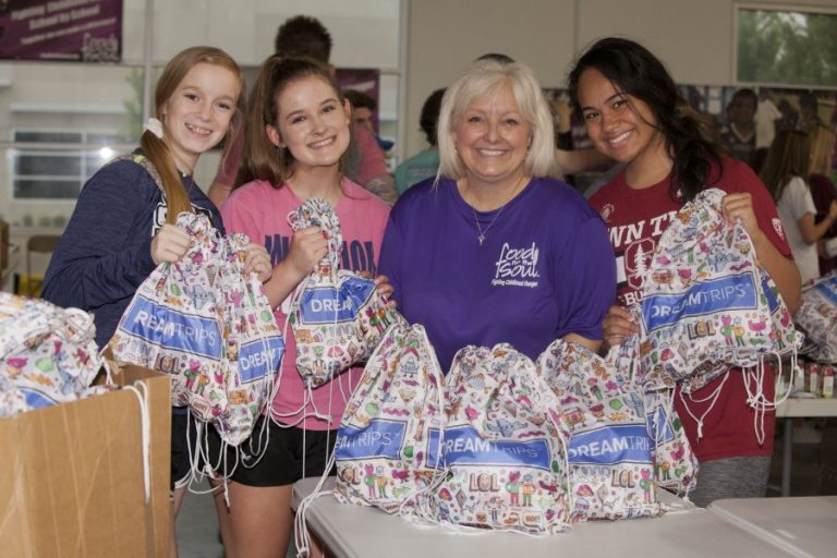 Couple fights childhood hunger school by school