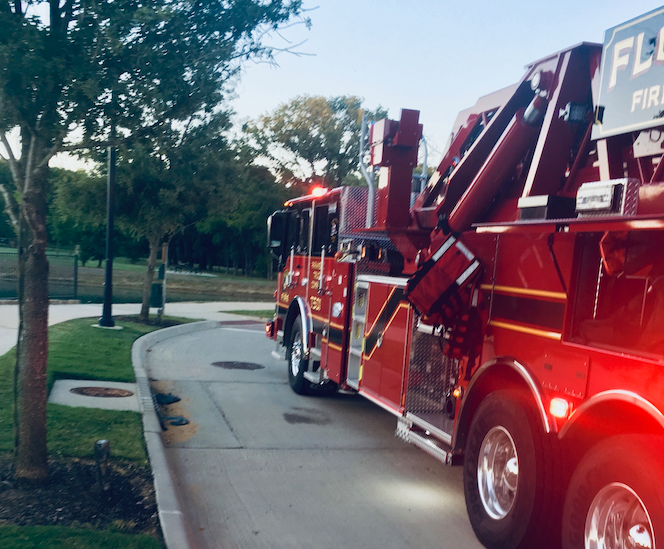 Flower Mound man dies after vehicle drives into River Walk water