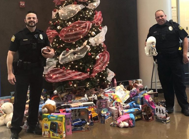 Flower Mound police hosting Christmas gift fundraisers