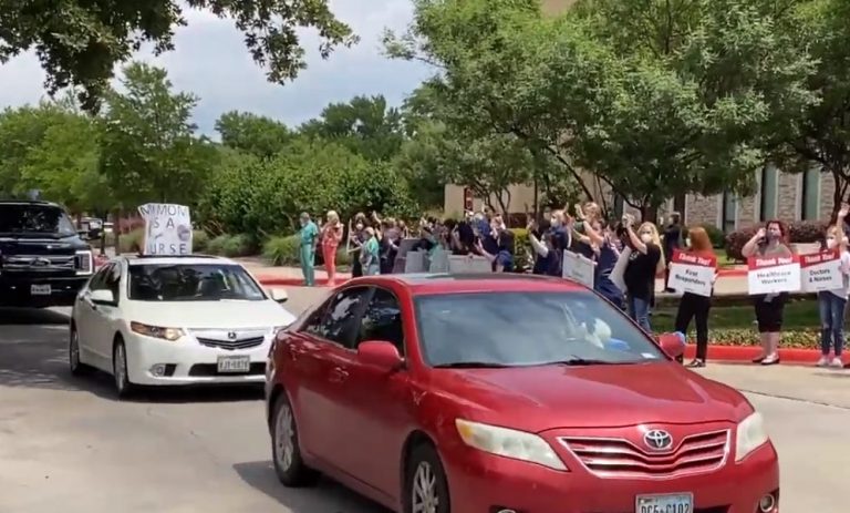 VIDEO: Flower Mound residents thank hospital workers