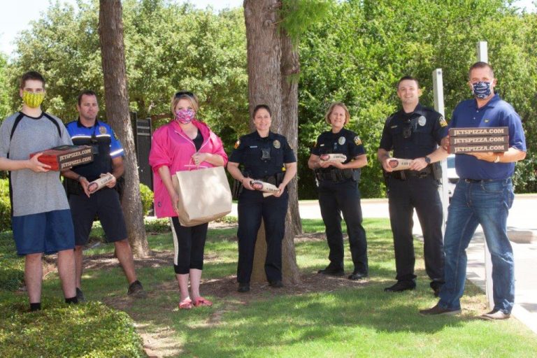 Flower Mound rallies around first responders, healthcare workers