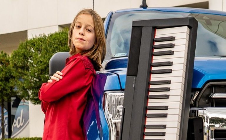 Local boy putting on concert to give friends the gift of music