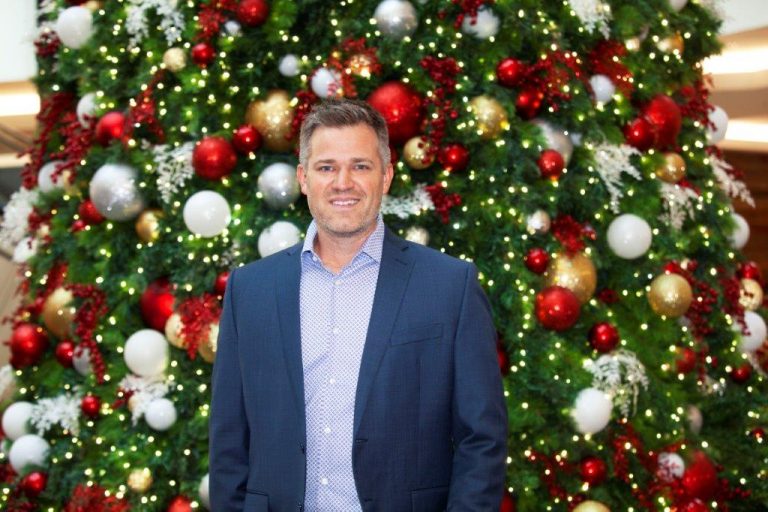 Northlake man makes Christmas bigger, better and brighter