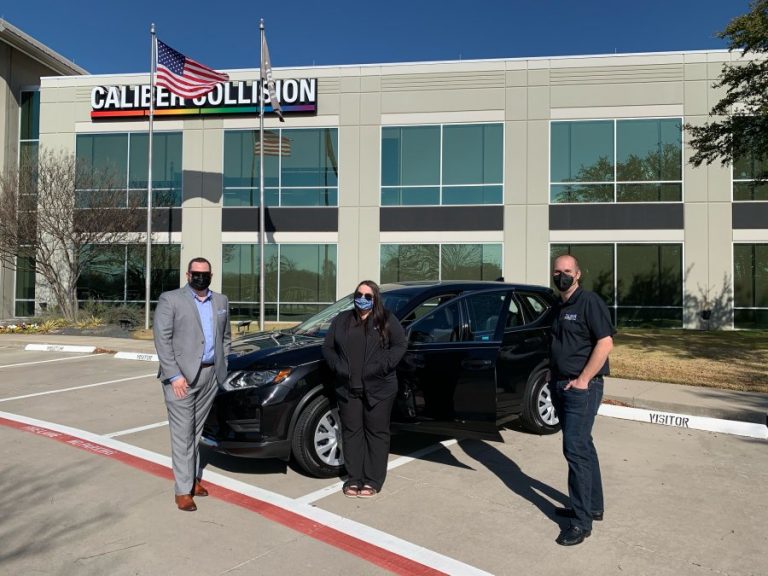 Medical workers, police officer receive car donations