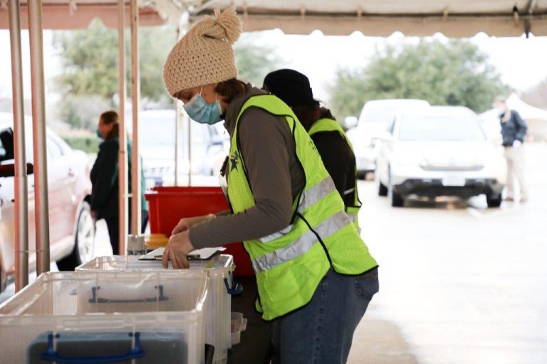 Denton County vaccination clinics to reopen this week