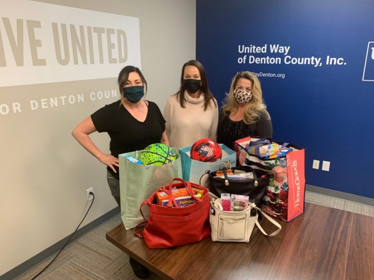 Local women UNITE to collect purses for single moms