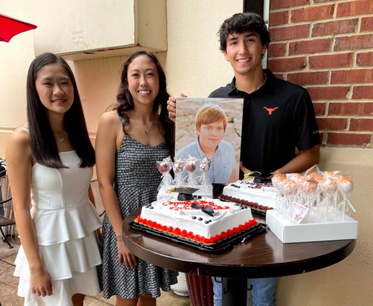 Women of Flower Mound celebrates scholarship winners