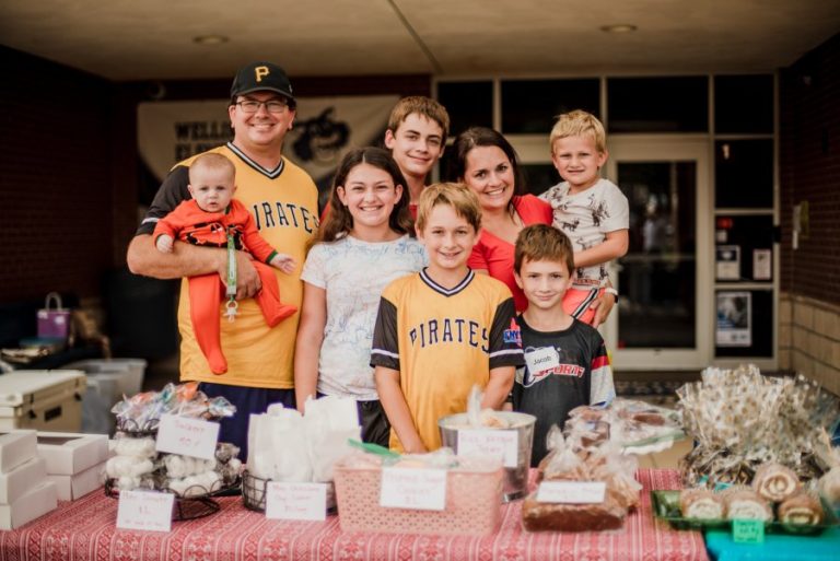 Bake sale, volunteers benefit refugees