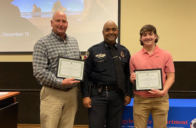 Argyle police recognize father, son who helped save girl