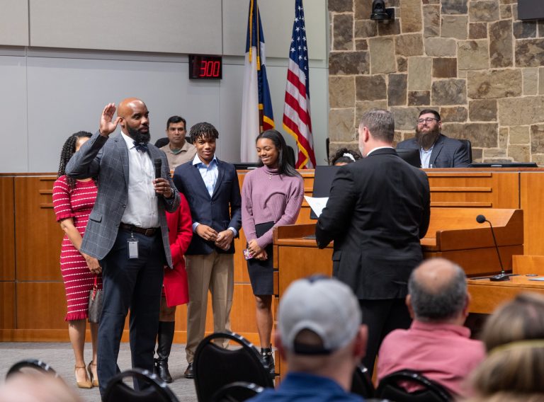 Flower Mound swears in new town manager