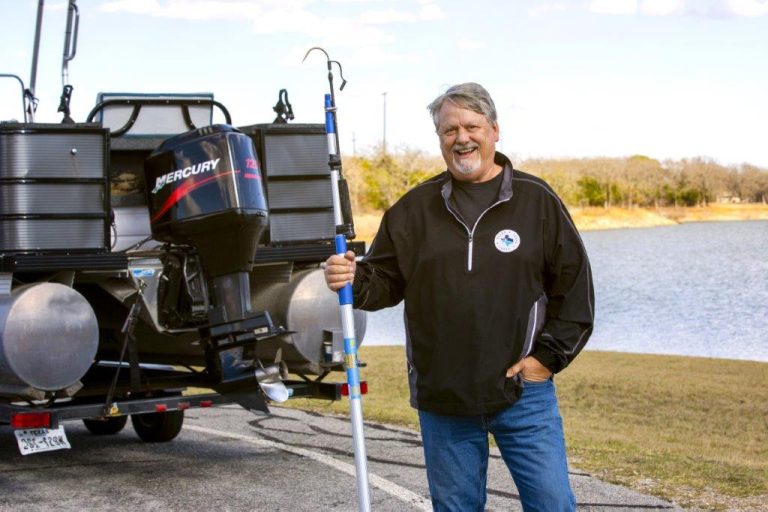 Lantana man clears way for clean lakes