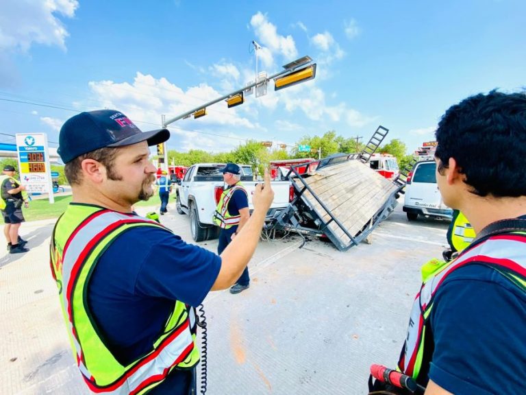1 hospitalized after 3-vehicle crash in Argyle