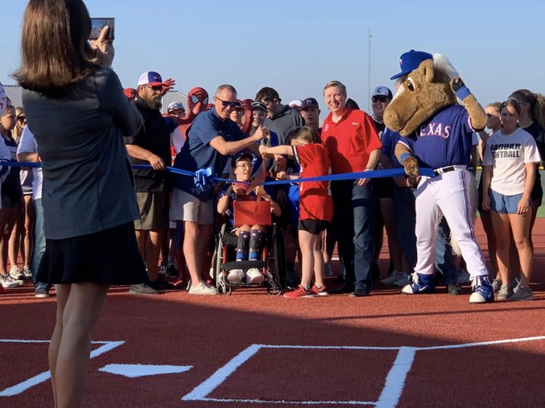 Miracle League North Texas cuts the ribbon on new turf field in Flower Mound