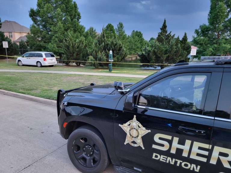 Firefighters recover drowning victim from Lantana pond