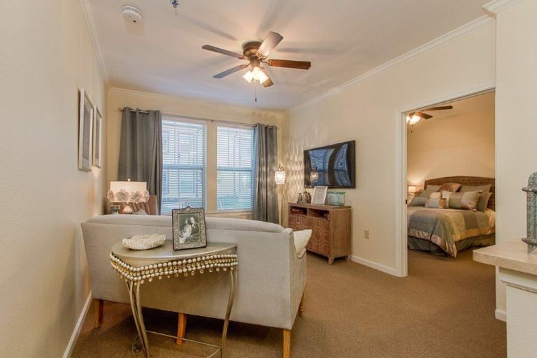 The Oaks: 5 benefits of downsizing in retirement