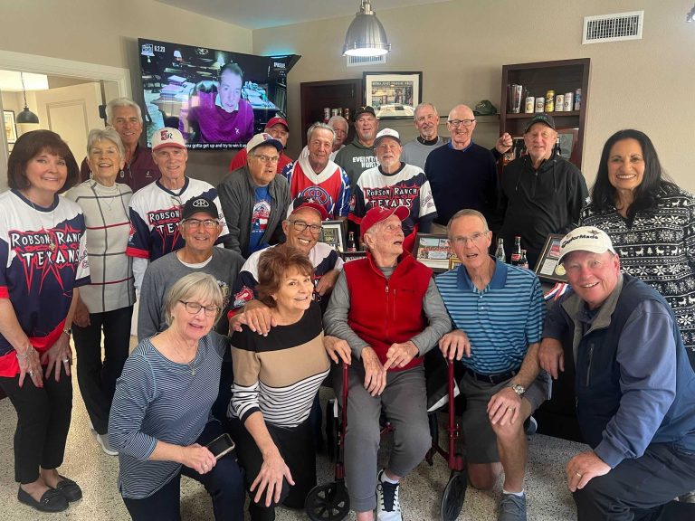 Robson Ranch softball team celebrates trip to Nationals