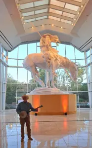 k195r124 Sculpture House「聖母へ捧げる花」オブジェ 置物 Travel with Terri to Oklahoma City's First Americans Museum
