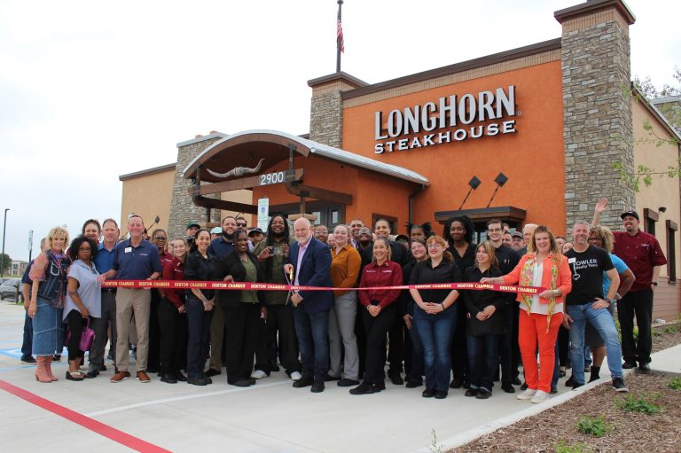 LongHorn Steakhouse opens in Denton
