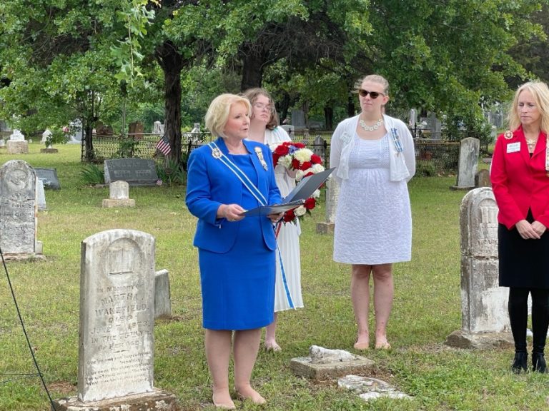 Daughters of the American Revolution mark local grave of daughter of Revolutionary War soldier