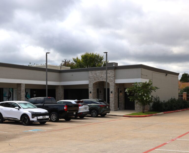 Champagne and Cake to move into Flower Mound