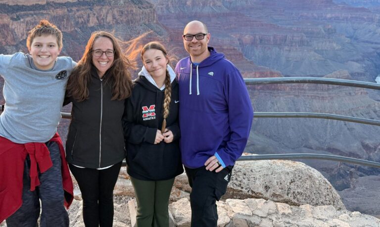 Community comes together to support family of Lantana residents who died in wreck