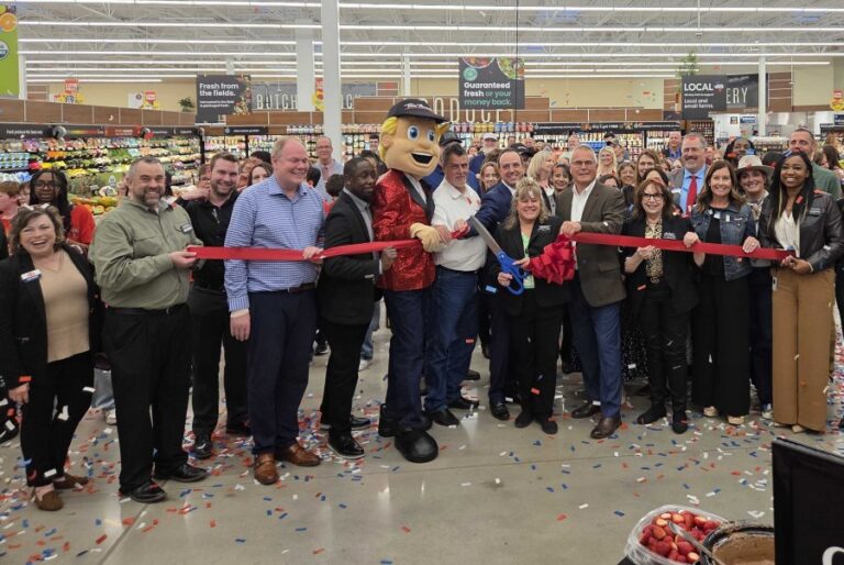 Tom Thumb opens in Harvest Town Center to big crowds
